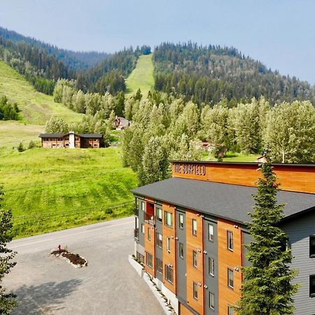 The Burfield Hotel Sun Peaks Kültér fotó