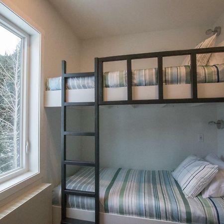 The Burfield Hotel Sun Peaks Kültér fotó